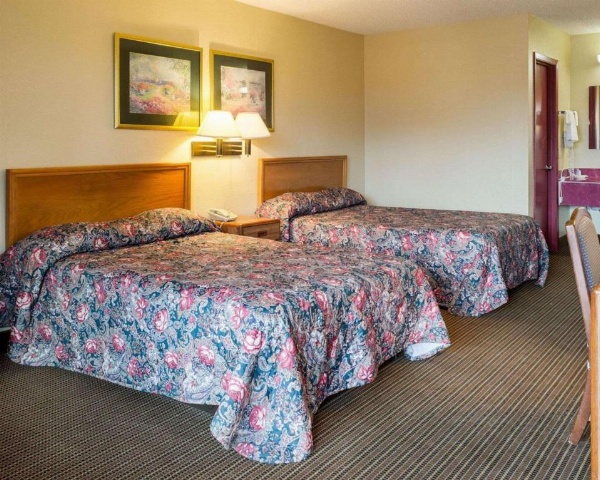 Rodeway Inn image 6