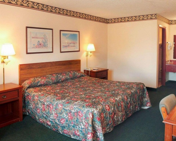 Rodeway Inn image 9